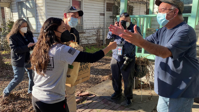 Eva Longoria joins San Antonio Food Bank to deliver food, water to people in need (SBG San Antonio)