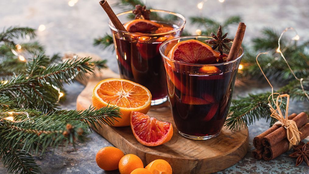Crafting the perfect holiday cocktail is all about capturing the festive spirit and tantalizing your taste buds. (Getty Images)
