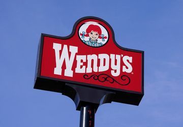Image for story: Wendy's celebrates National Bacon Day with 1-cent Jr. burgers