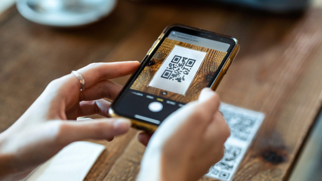 The backlash against QR code menus is now in full force. (Getty Images)