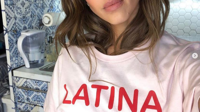 Actress Jessica Alba sports her pink "Latina Power" tee from JZD on Instagram. (Courtesy: Jessica Alba Instagram)