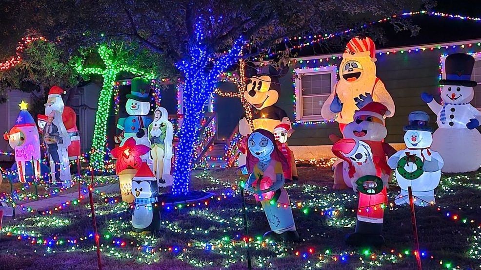 Image for story: SHARE your holiday lights and Christmas photos