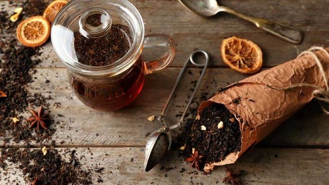 Brewing tea (Urban Farmie)