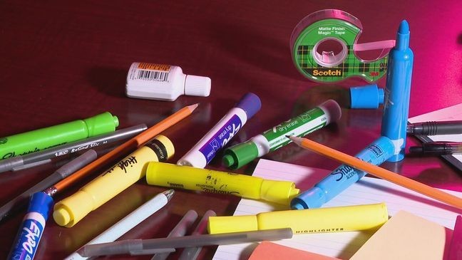 Vapes camouflaged as pens and highlighters cause concern for parents and teachers (Blake McCarty/SBG San Antonio)