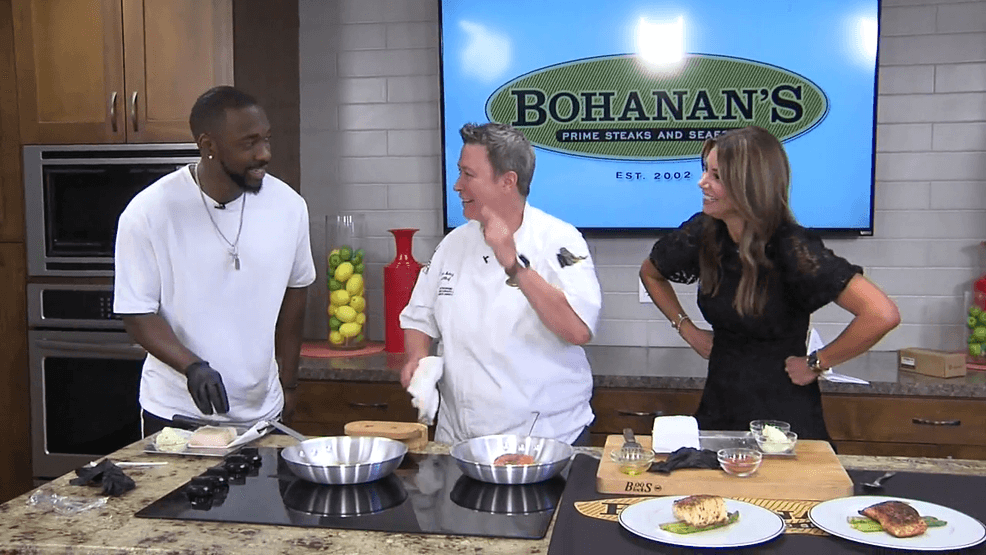 Image for story: Jay Pharoah helps us cook some delicious seafood