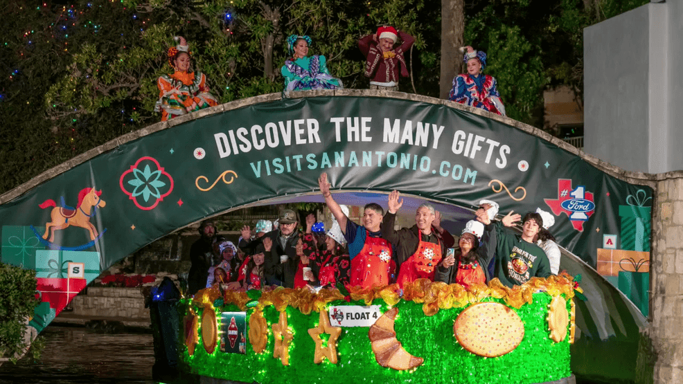 Image for story: Get Into the Holiday Spirit with the Holiday River Parade and Lighting Ceremony 