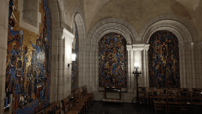 Hunter takes us inside the National Cathedral's beautiful Resurrection Chapel. (Amazing America TV)