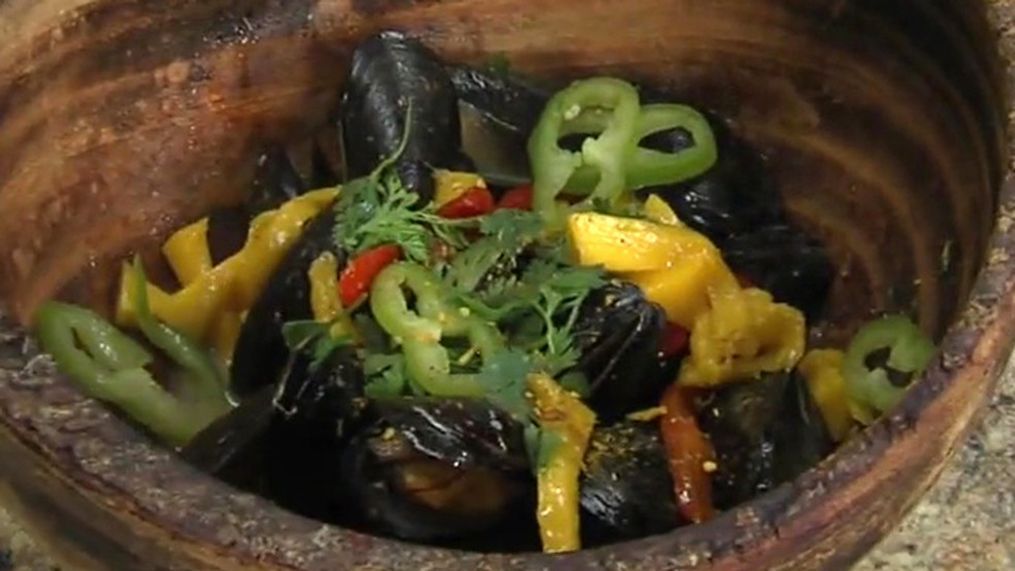 Chef Brian West shows us his delicious Tropical Steamed Mussels recipe.