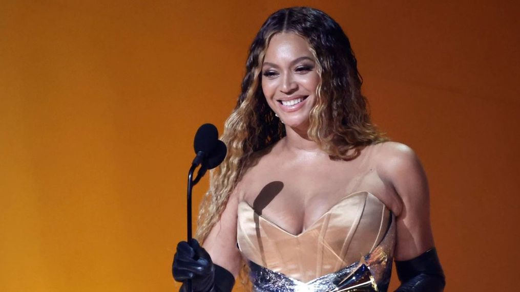 Grammy Winners, Delivery Disaster, and More