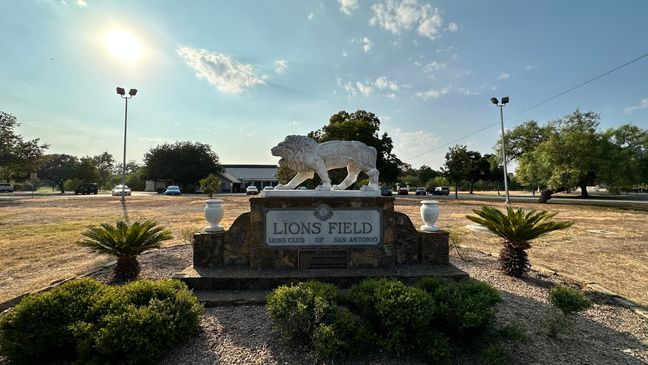 Century-old lion sculpture: A majestic tribute to artistry, heritage, and community spirit in the heart of Broadway (SBG/ Emilio Sanchez)